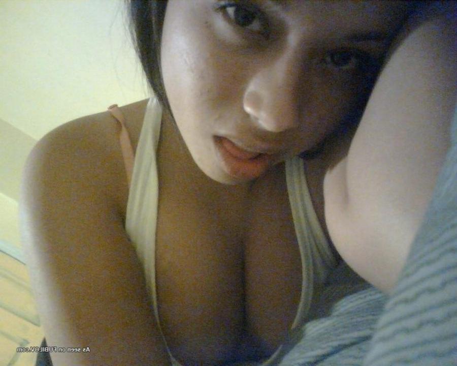 9P Naughty amateur babe playing with her tits and cunt on cam