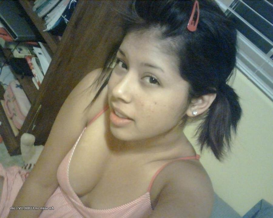 9P Naughty amateur babe playing with her tits and cunt on cam