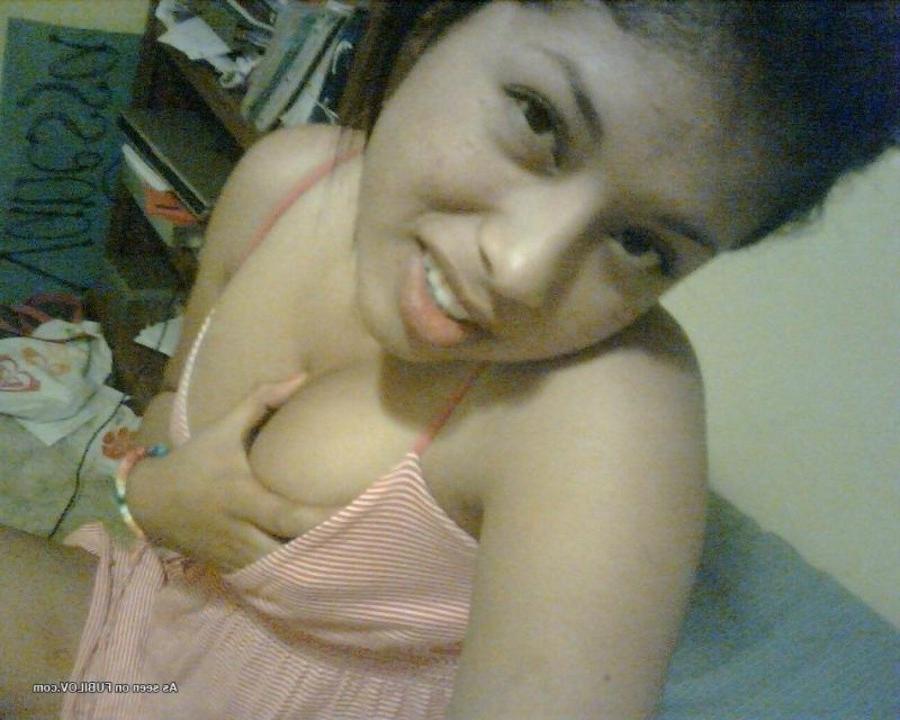 9P Naughty amateur babe playing with her tits and cunt on cam
