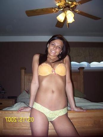 16P Photos of a girl naked in my room