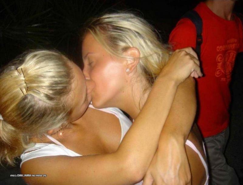 10P Assorted horny amateur lesbians in a heavy liplock