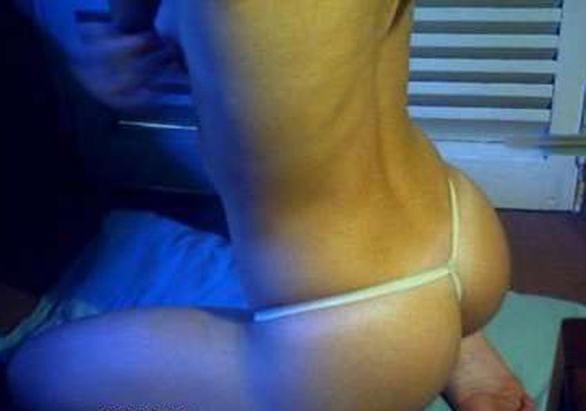16P Amateur babes in teasing poses