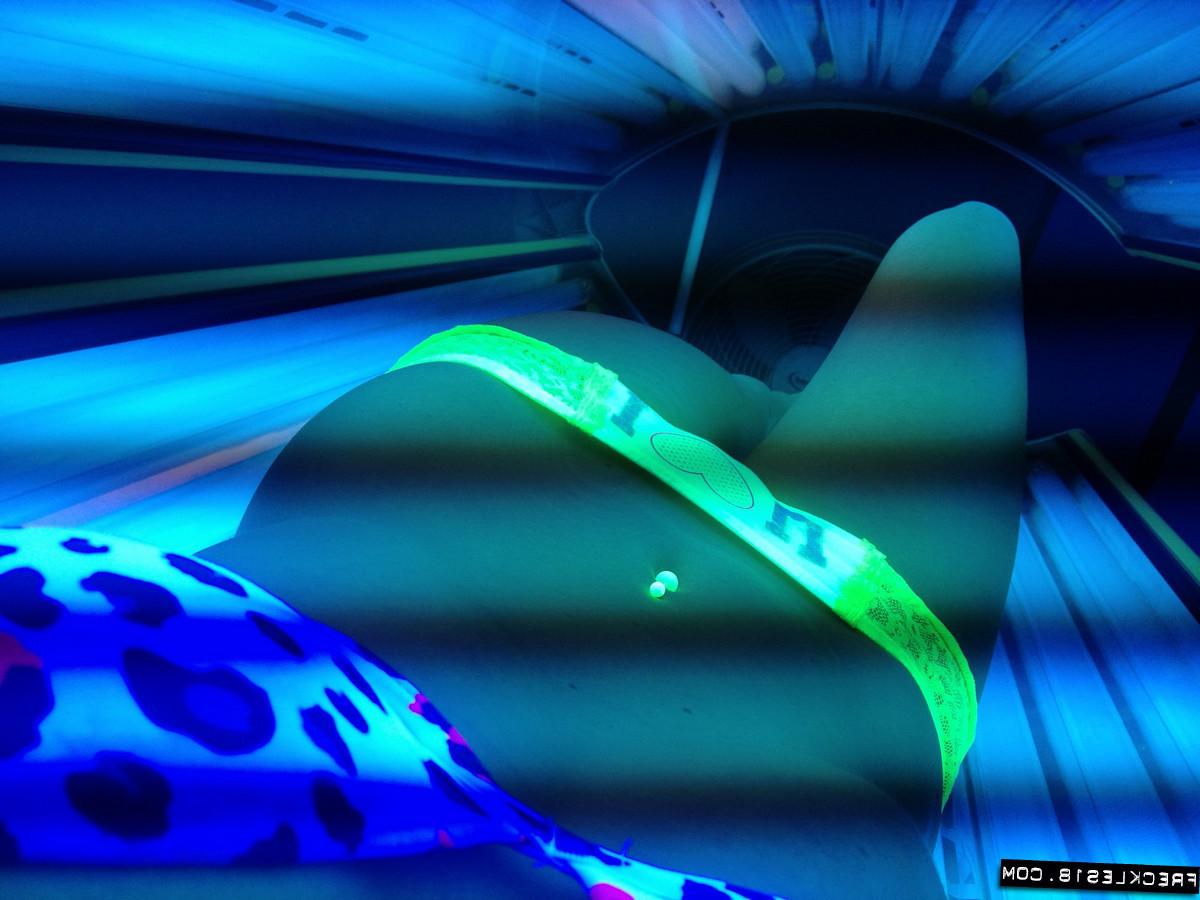 11P Homemade amateur freckled bi-sexual teen tanning