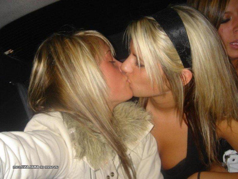 14P Sizzling hot amateur horny lesbians kissing in public
