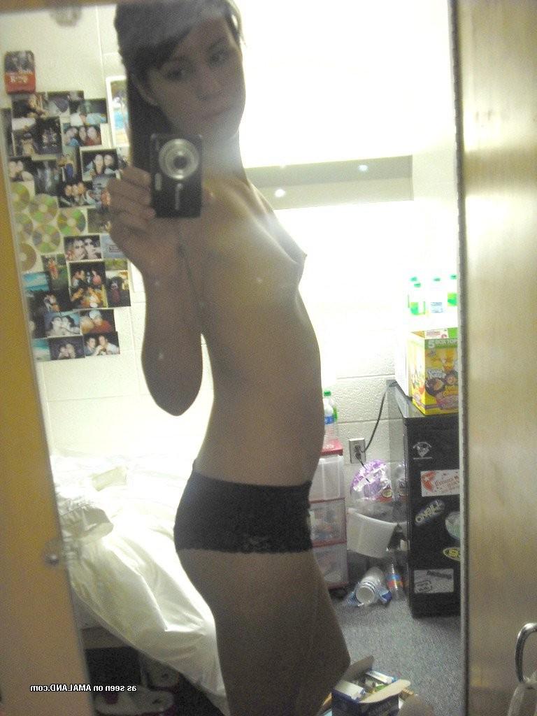 15P Homemade self shooting amateur 18 year old GFs