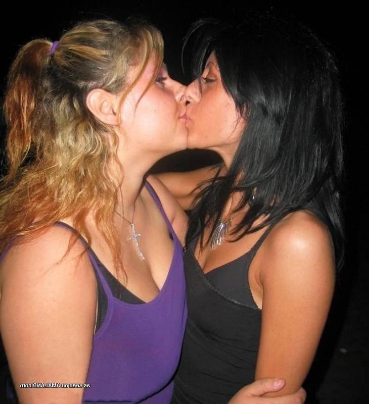 10P Sleazy hot amateur lesbians in wild kinky kissing spree