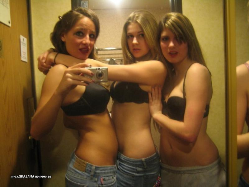 14P Wild amateur kinky lesbians go crazy in a hotel room