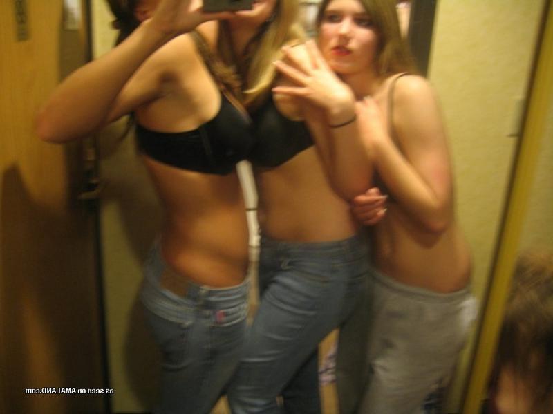 14P Wild amateur kinky lesbians go crazy in a hotel room