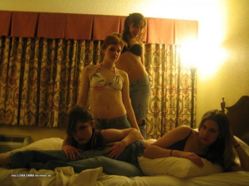 14P Wild amateur kinky lesbians go crazy in a hotel room
