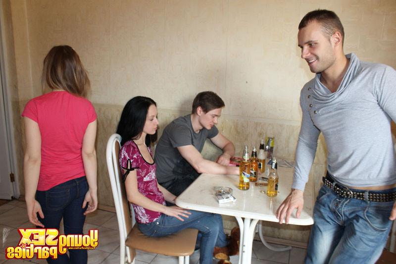 16P Two guys and two cute chicks were drinking beer in the kitchen. Suddenly one of 