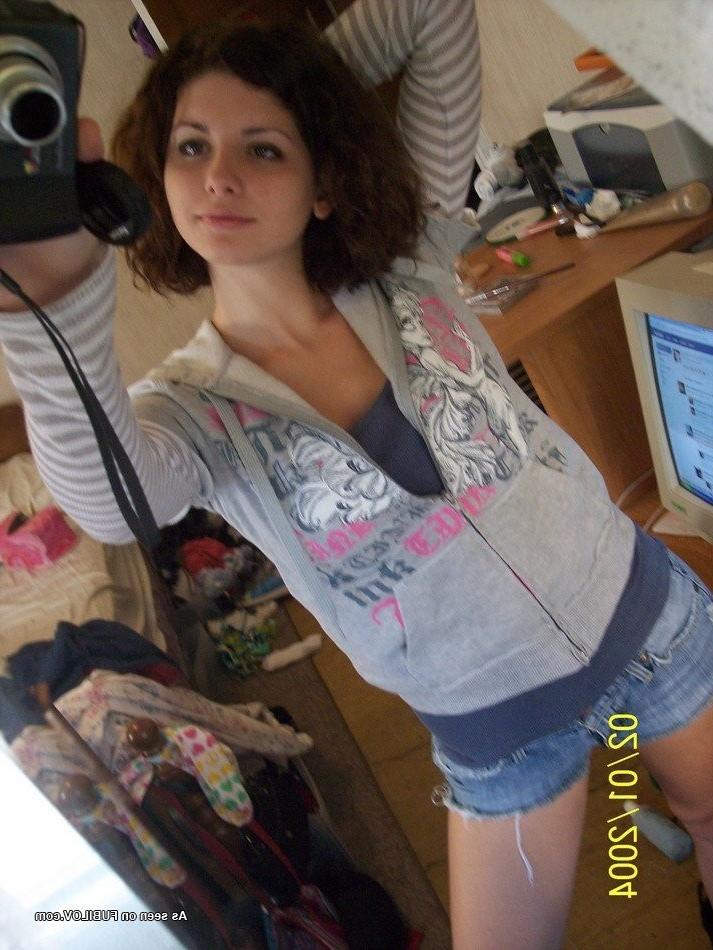 15P Amateur teen girlfriend shows perky tits self shooting in mirror