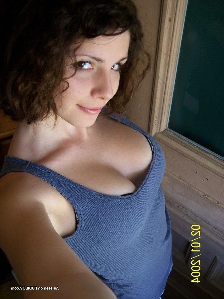 15P Amateur teen girlfriend shows perky tits self shooting in mirror