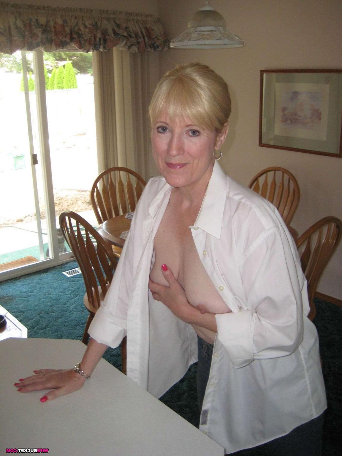 15P Naughty amateur housewifes