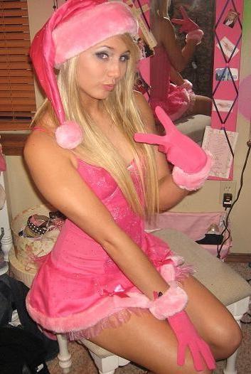 16P Photos of an amateur couple fucking in their cabin