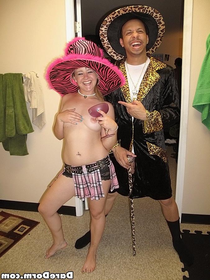 20P Real amateur college coed sex in dorm rooms