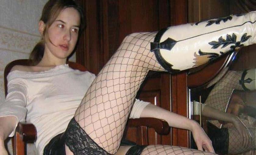 16P Picture selection of sexy amateur kinky girlfriends posing 