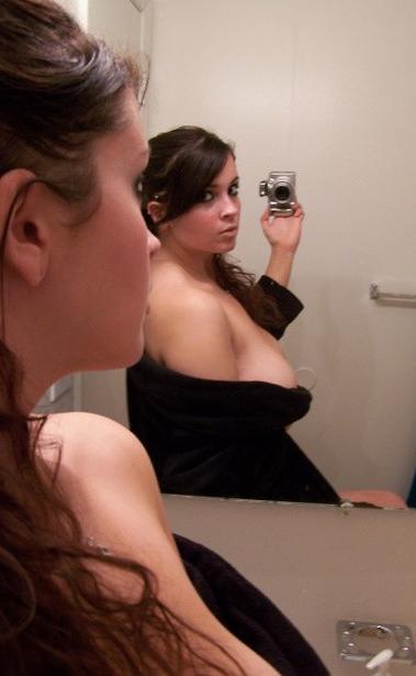 15P Amateur Chick Looks Like Lindsay Lohan Flashing Her Tits In The Mirror