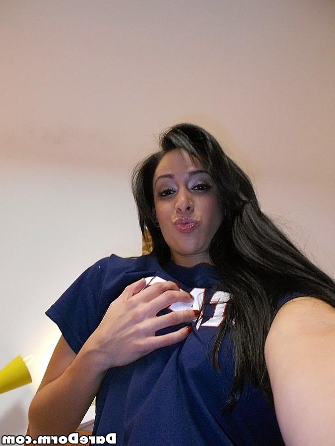 20P Real amateur college coed sex in dorm rooms