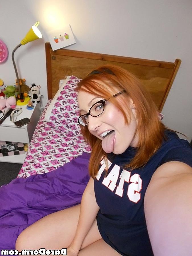 20P Real amateur college coed sex in dorm rooms