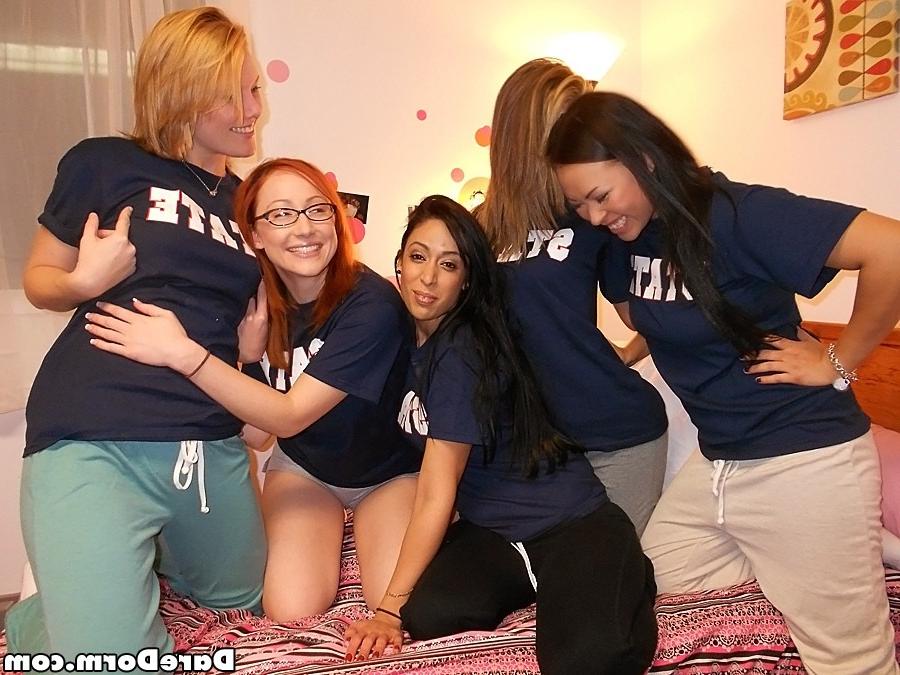 20P Real amateur college coed sex in dorm rooms