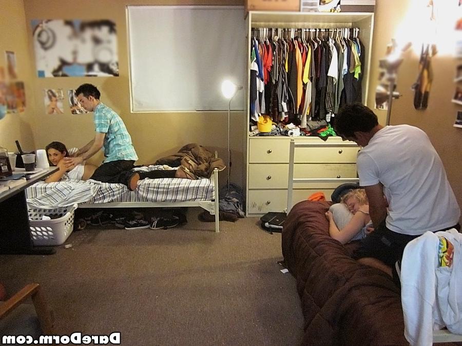 20P Real amateur college coed sex in dorm rooms
