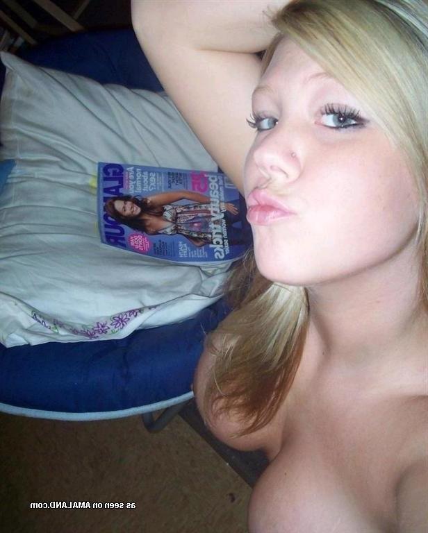 15P Beautiful amateur teenage girlfriends in candid homemade photos