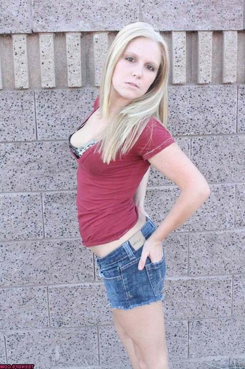 17P Blondie teen amateur slut teasing her clothes off solo