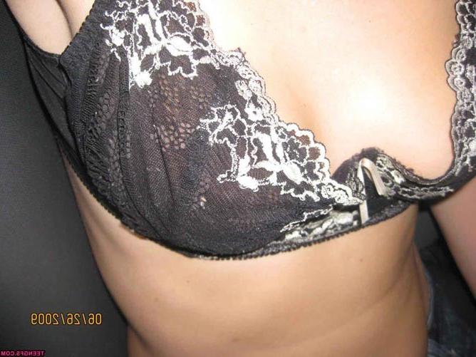17P Blondie teen amateur slut teasing her clothes off solo