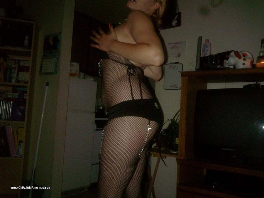 15P Real amateur bbw girlfriend in a threesome