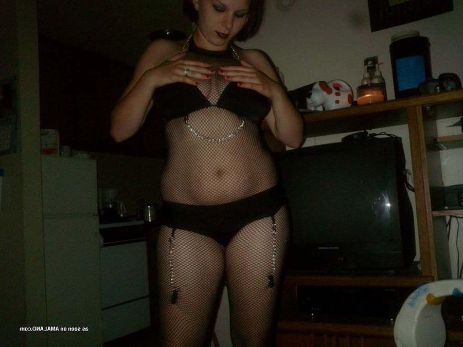 15P Real amateur bbw girlfriend in a threesome