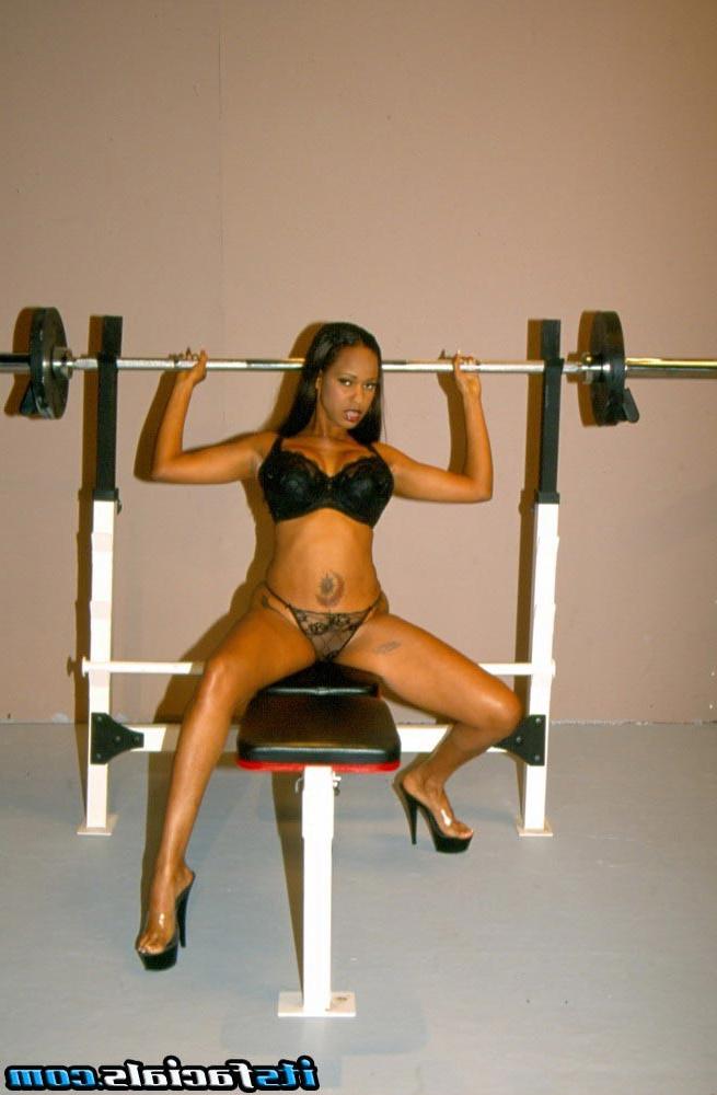 16P Ebony and blonde in gangbang facial sperm
