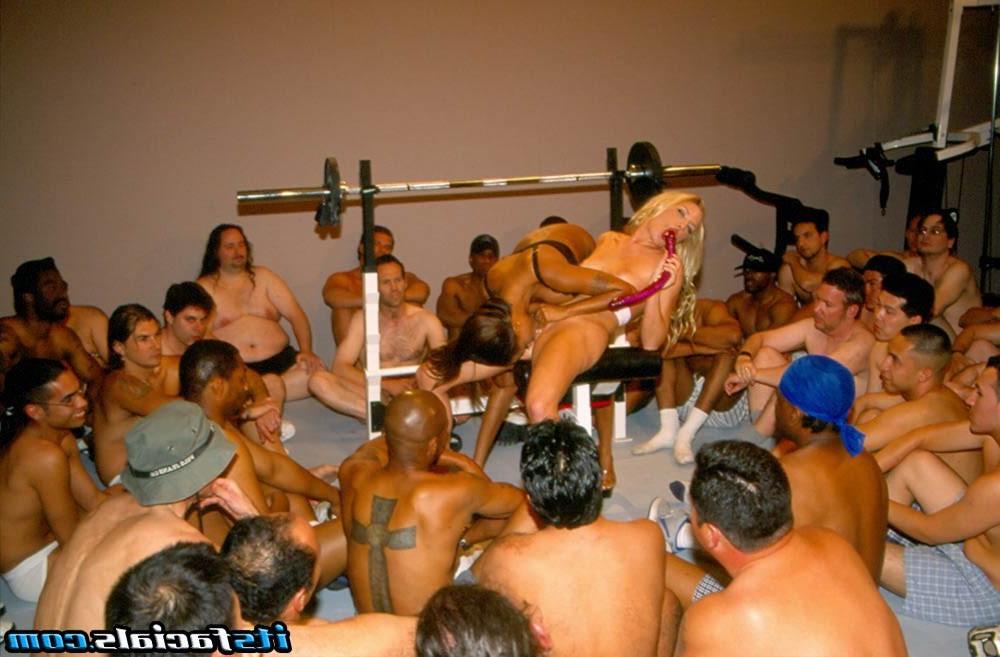 16P Ebony and blonde in gangbang facial sperm