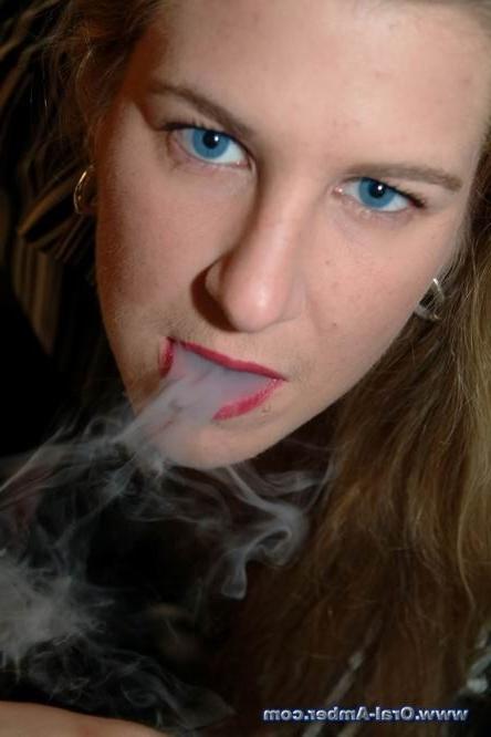 16P Smoking blonde amateur girl giving a blowjob