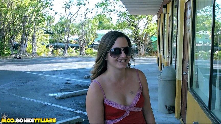 12P Chek out this horny little amateur in the streets take cock and cumfaced