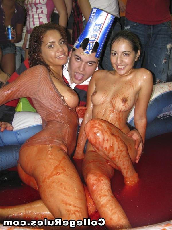 15P Drunk busty college girl gives her man a sloppy blowjob