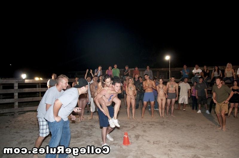 15P Drunk college girl gives her man a non-stop blowjob