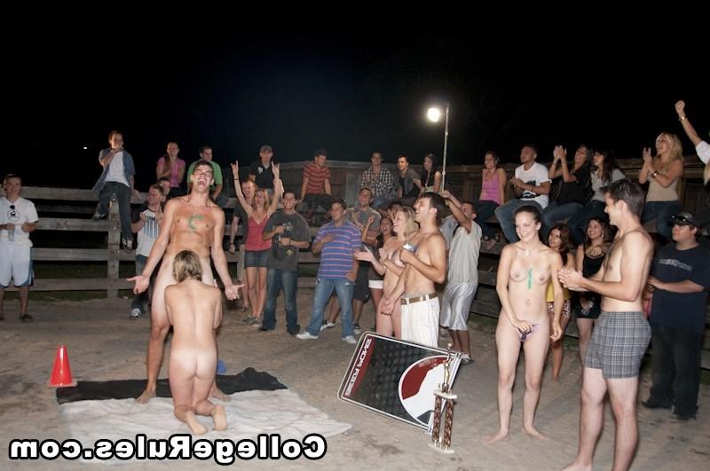 15P Drunk college girl gives her man a non-stop blowjob