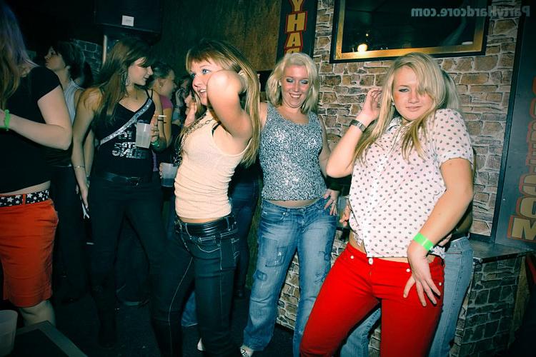 16P Amateur public party with delicious girls