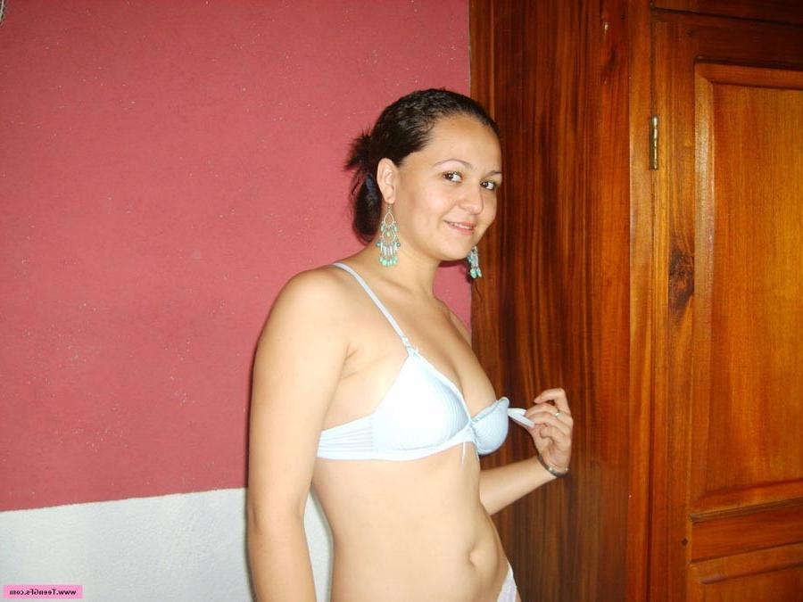 17P Amateur teen in sexy white lingerie showing her tight body
