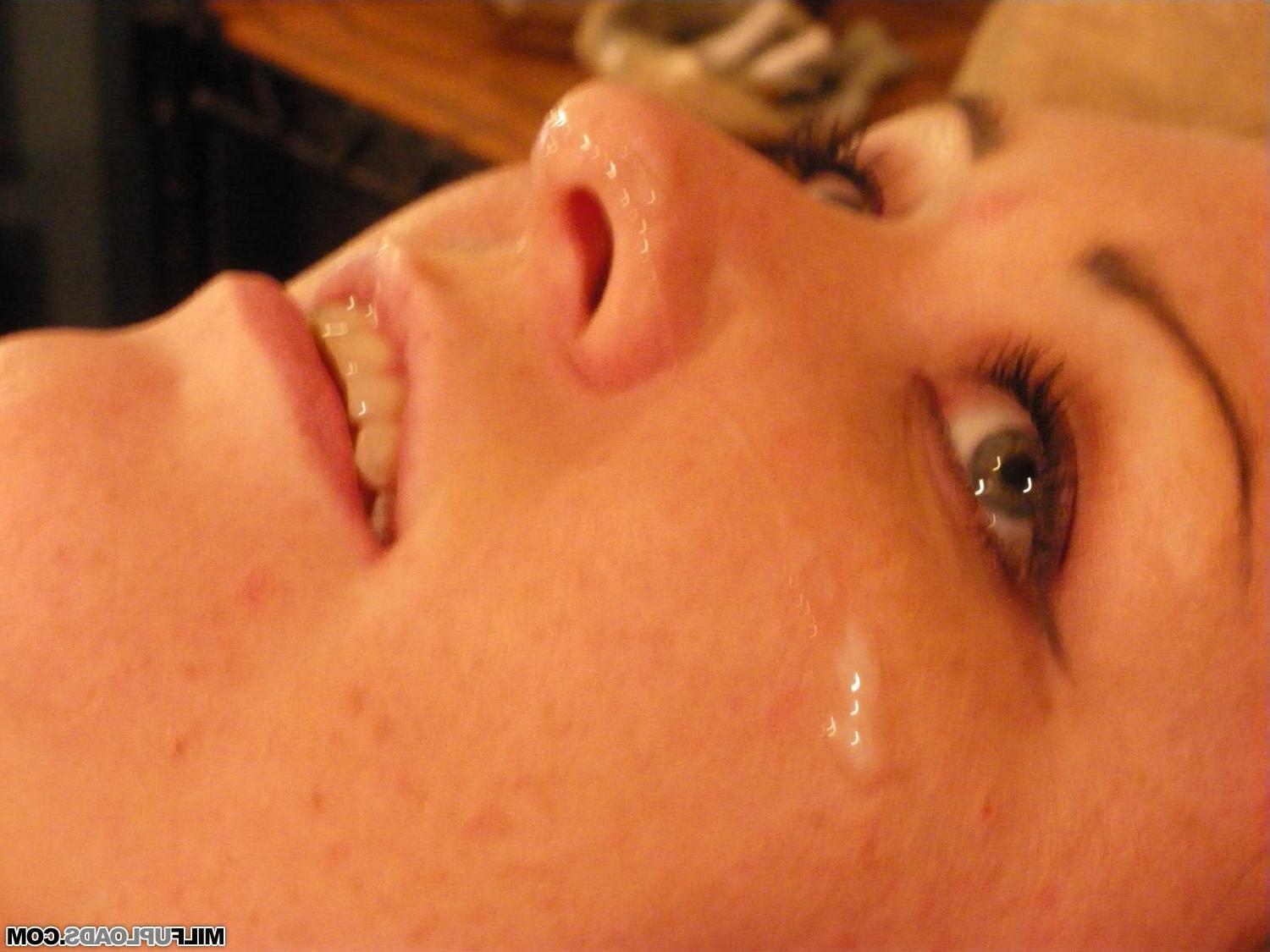 15P Chubby amateur girlfriend spreads and gives blowjob for facial