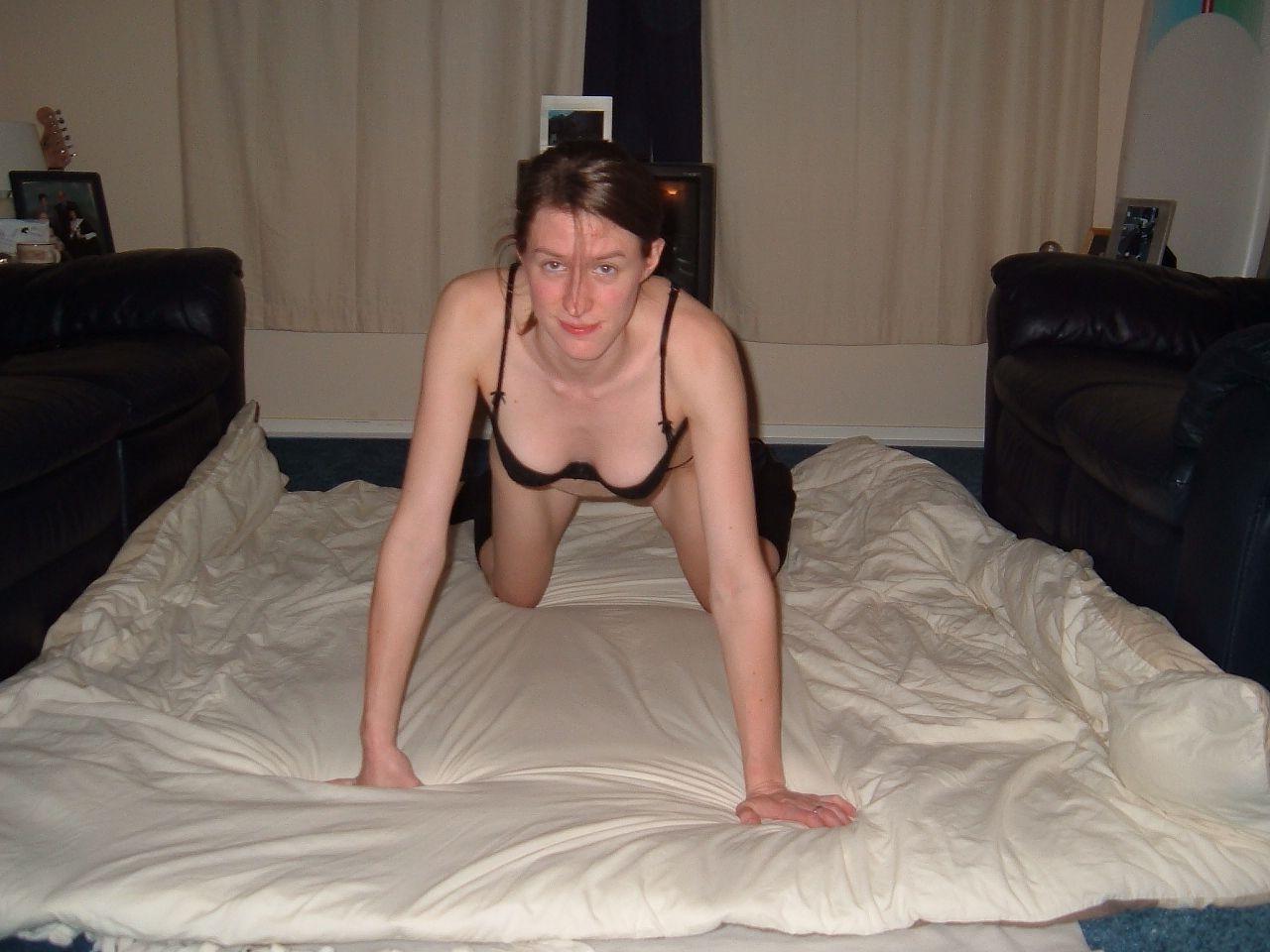 15P Skinny amateur in panties makes him cum on her