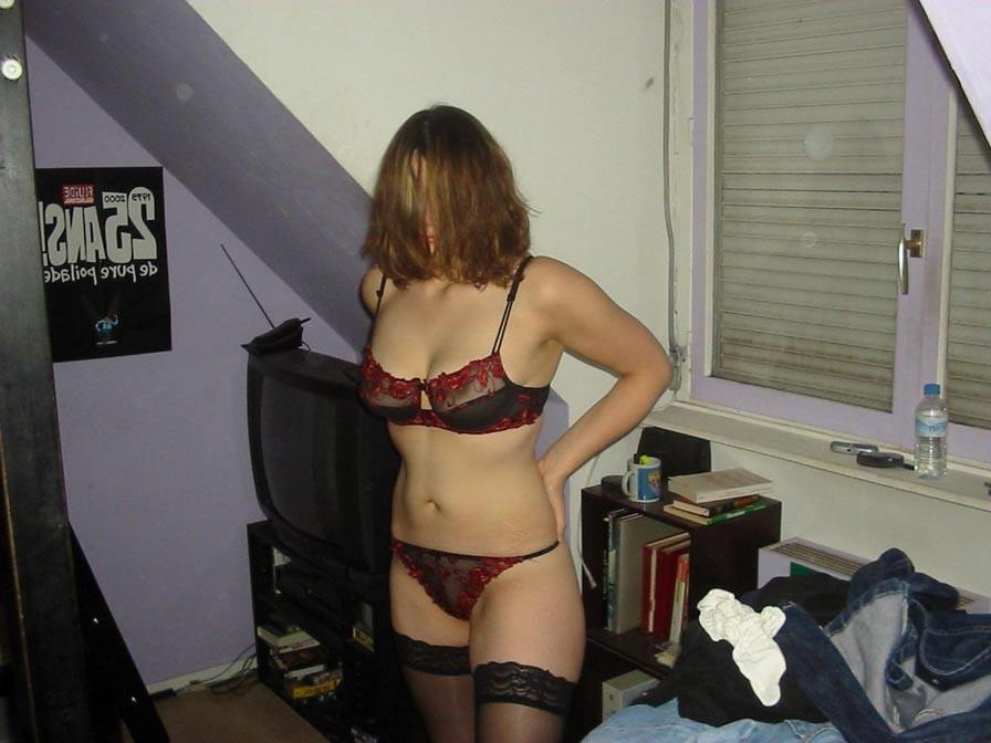 20P Amateur girlfriend toying, sucking, fucking in her bedroom