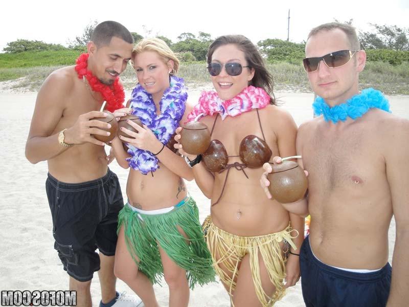 17P Hardcore party fuck wit slut babes fucking in gangbang