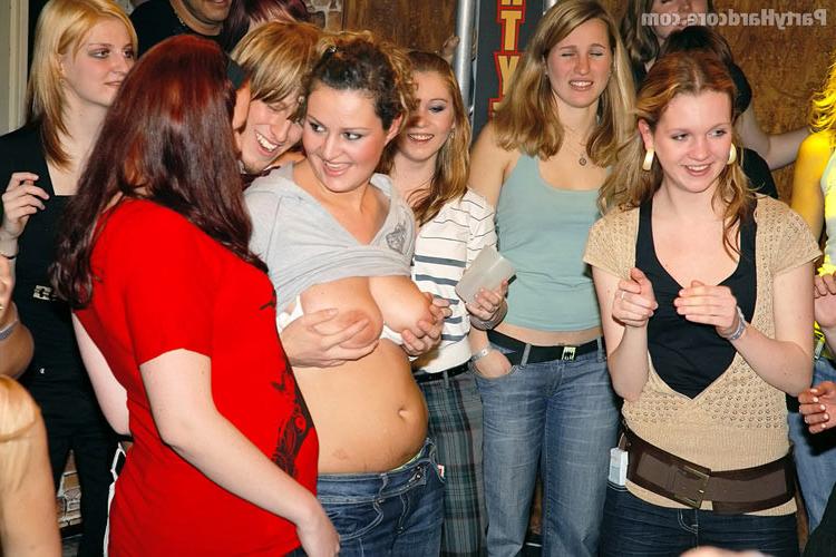 16P amateur gangbang sex with chickes fucking