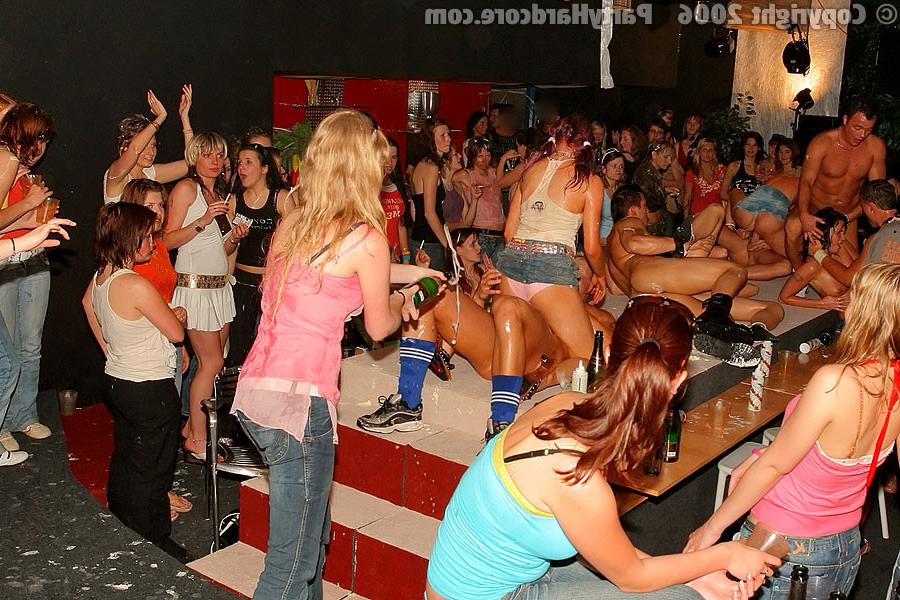 16P Party Hardcore :: Dozens of guys and babes in awesome gangbang action in the dis