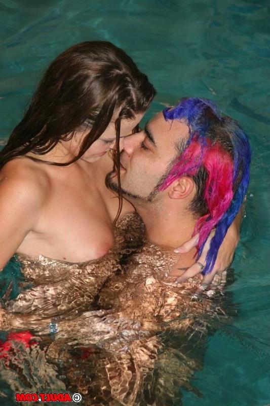 15P crazy swimming pool party turning to an amateur orgy