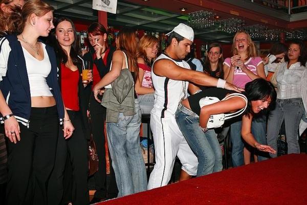 15P drunk teens sucking cock on stage in gangbang