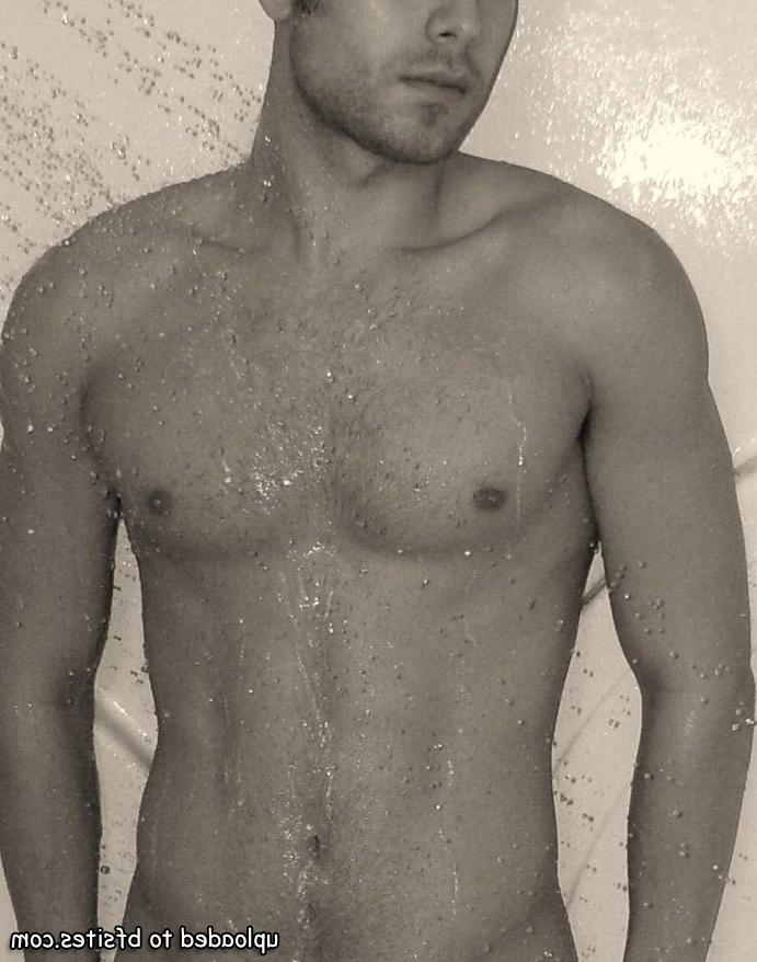 20P Homemade amateur guys naked