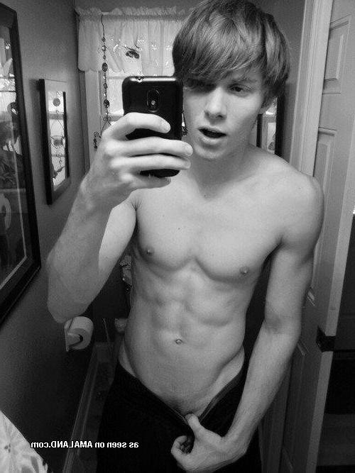 15P Picture compilation of kinky amateur jocks posing