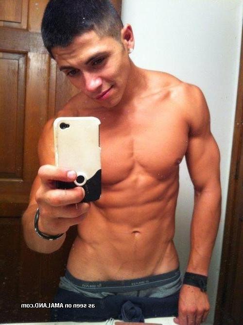 15P Picture compilation of kinky amateur jocks posing